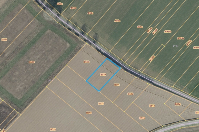 Landbouwgrond van 15 are te Landen (Ezemaal)