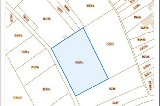 PERCEEL LANDBOUWGROND TE KOOP VIA MEDEDINGINGSPROCEDURE PERCEEL LANDBOUWGROND TE KOOP VIA MEDEDINGINGSPROCEDURE